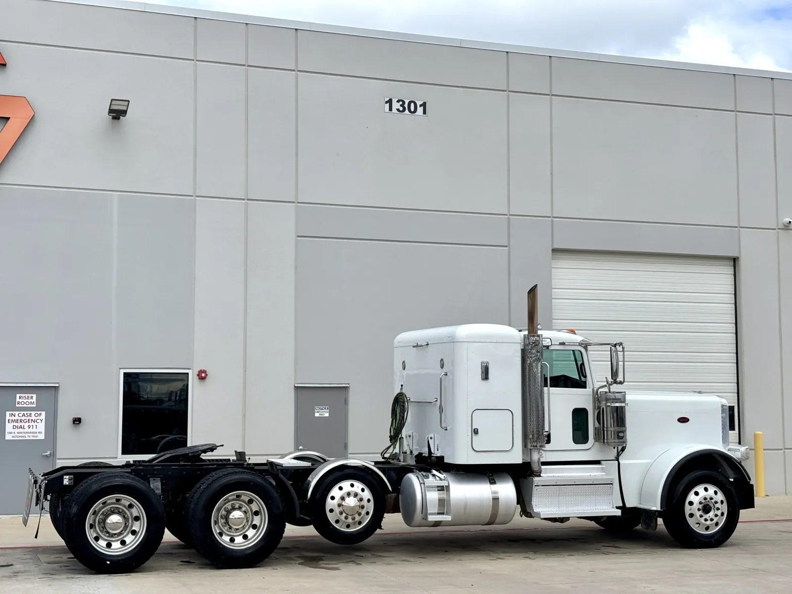 2020 Peterbilt 389 - image 5