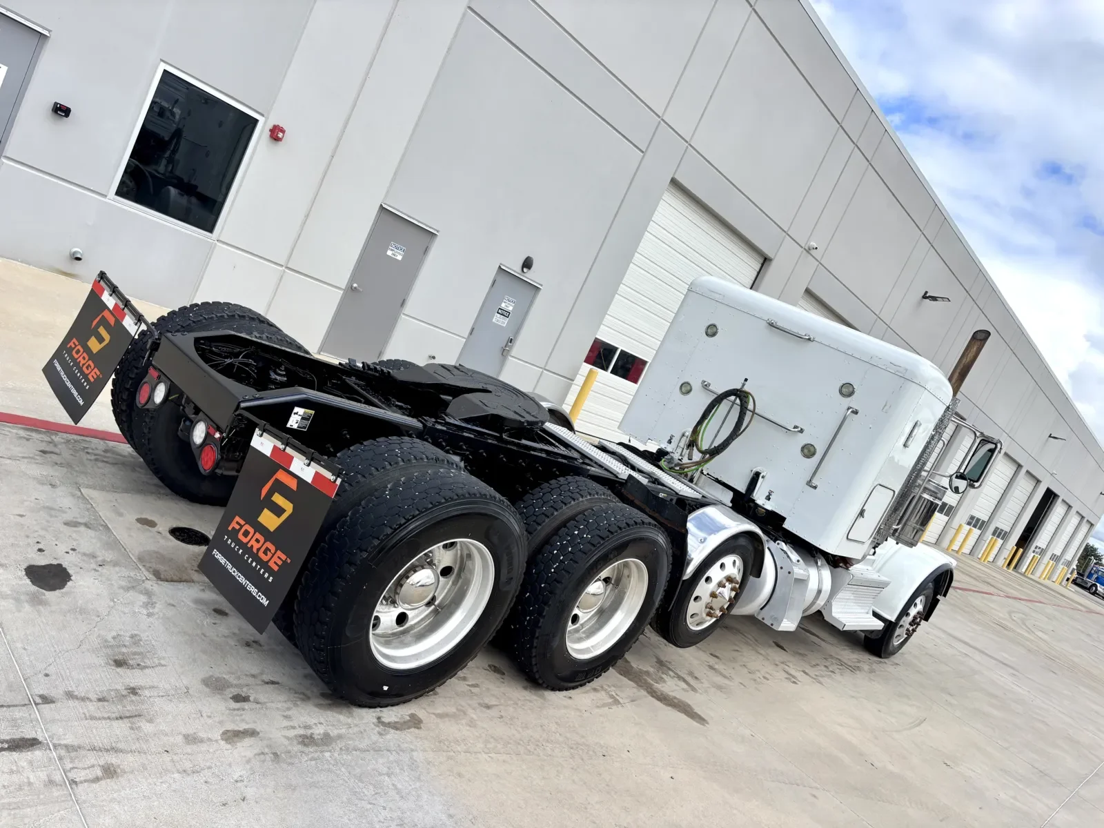 2020 Peterbilt 389 in Hutchins, TX — photo 11