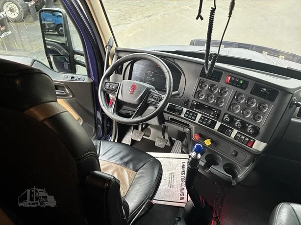 2023 Kenworth T880 - image 33