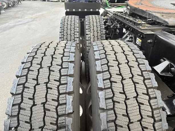 2023 Kenworth T880 - image 8