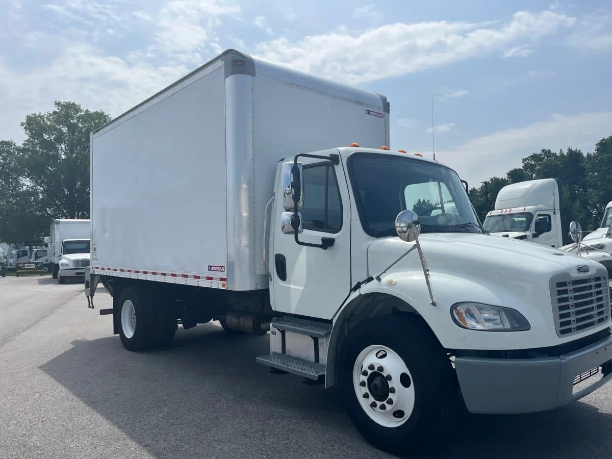 2020 Freightliner M2 106 in Beltsville, MD — photo 3