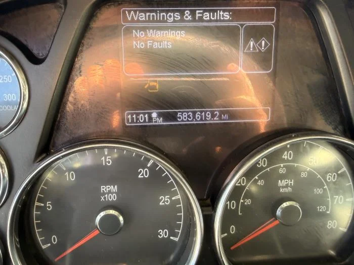 2022 Peterbilt 579 - image 10