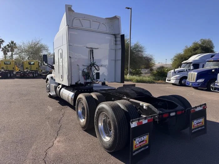 2022 Peterbilt 579 - image 4