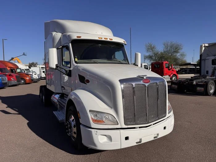 2022 Peterbilt 579 - image 8