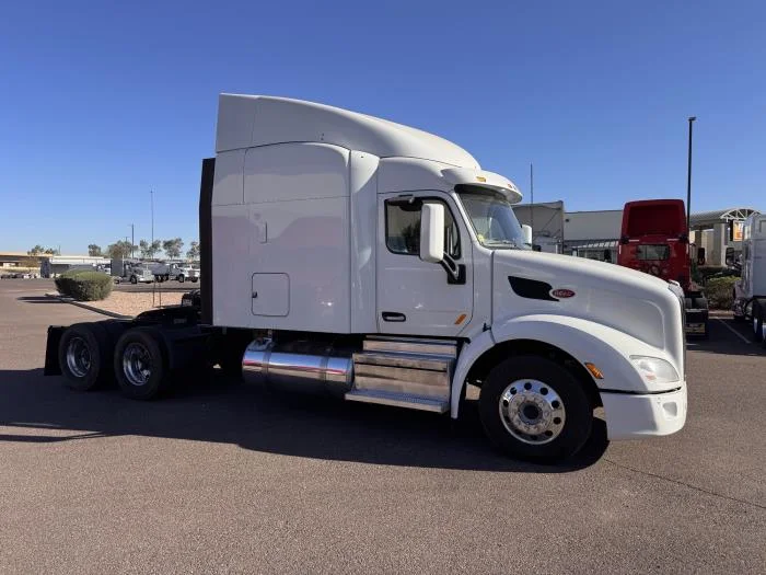 2022 Peterbilt 579 - image 9