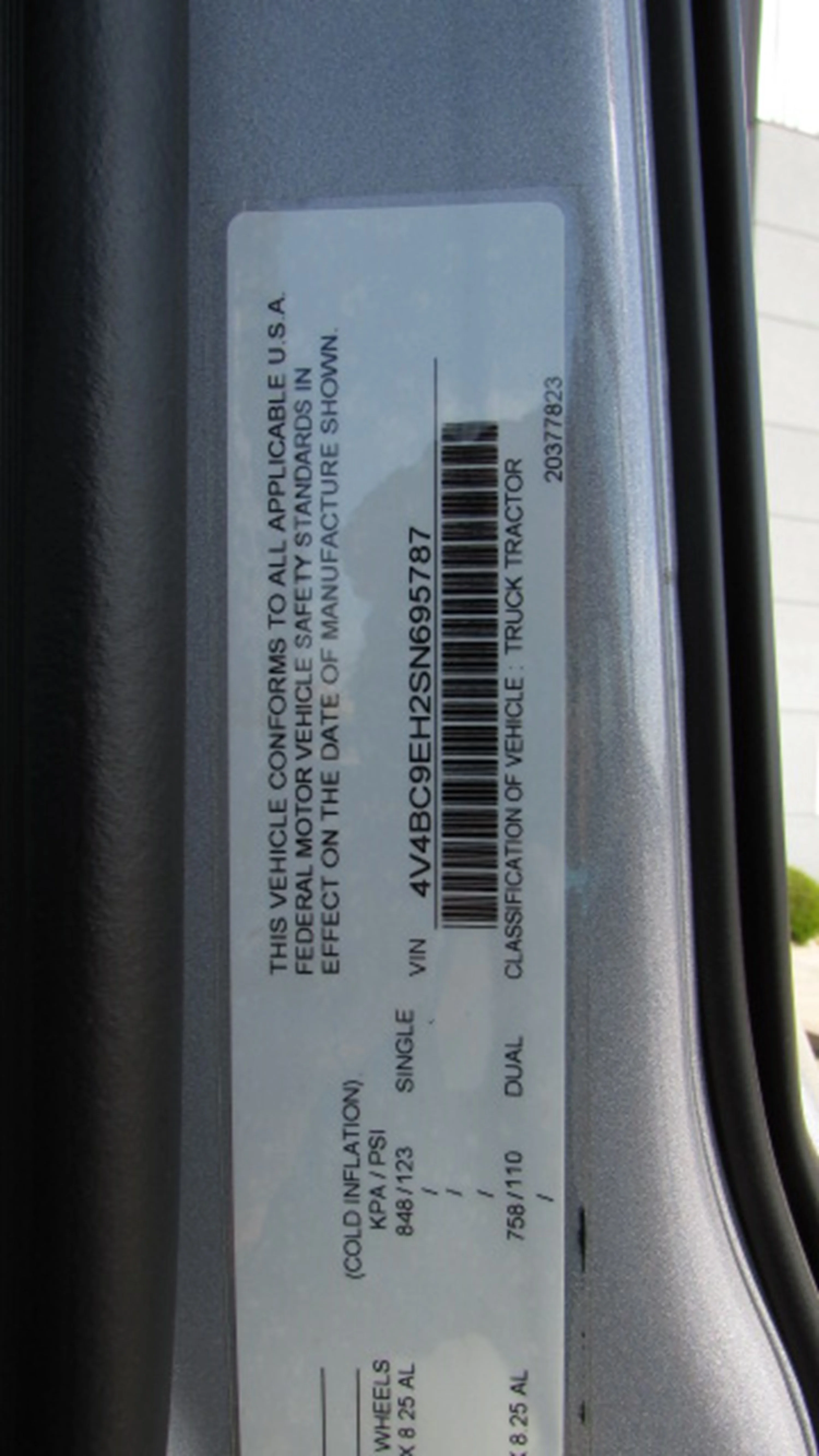 2025 Volvo - image 1