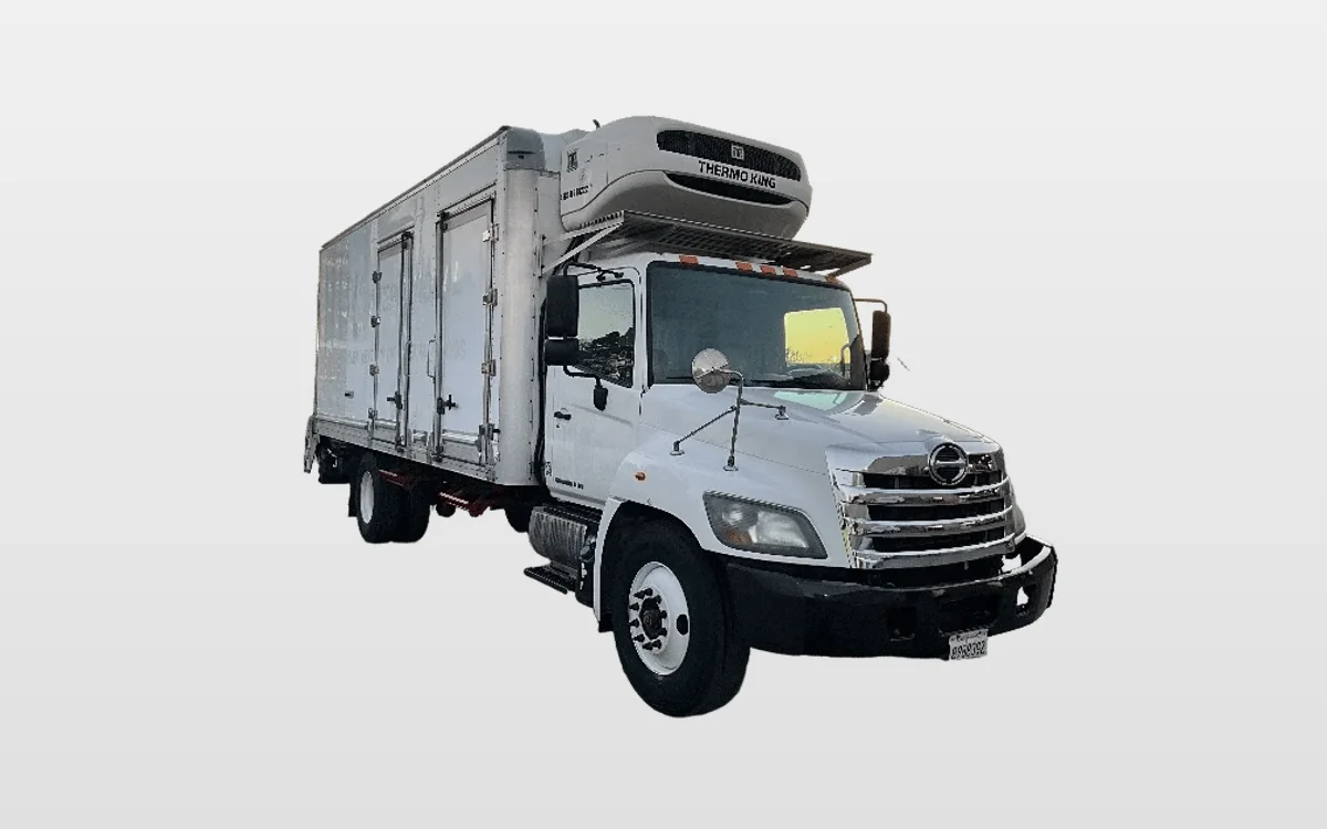 2018 Hino 338 - image 1