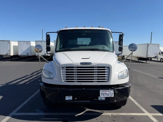2020 Freightliner eM2 in West Sacramento, CA — photo 2