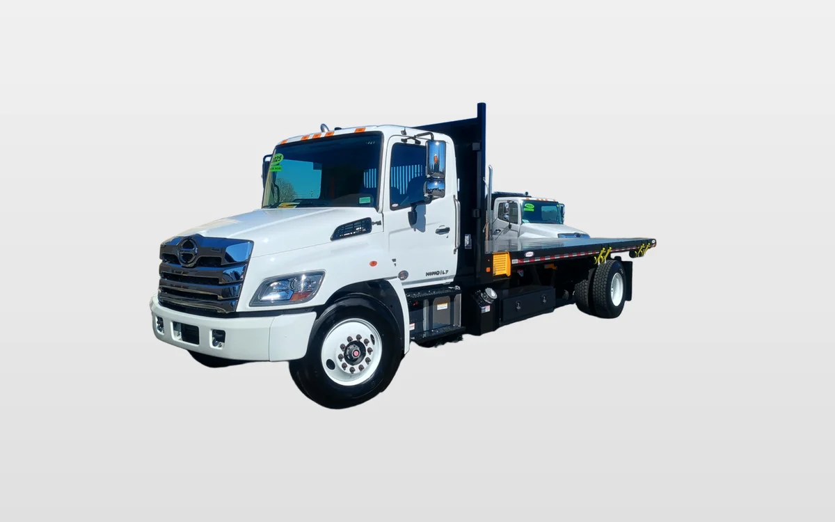 2025 Hino L7 - image 1