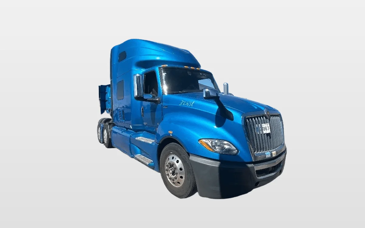 2021 International LT - image 1