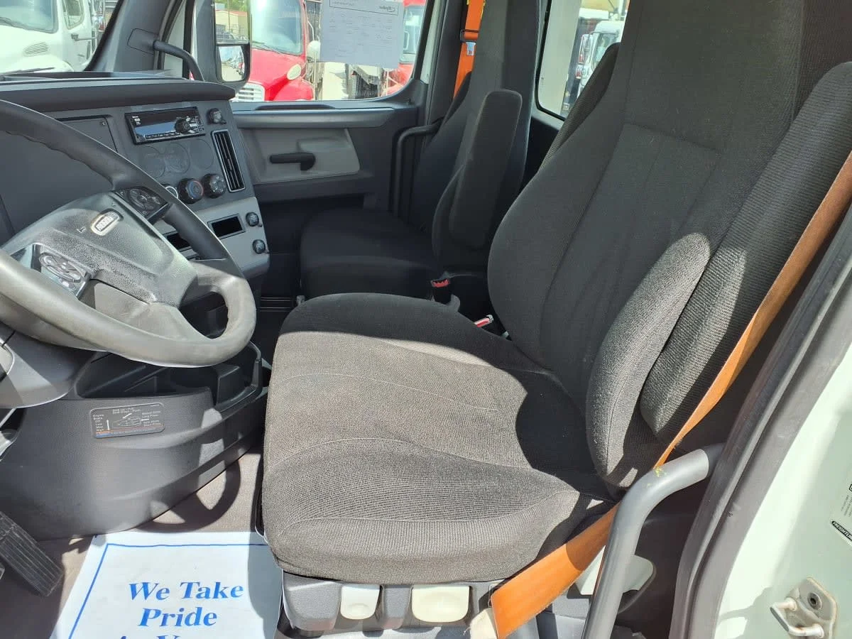 2020 Freightliner Cascadia in Greenville, SC — photo 7