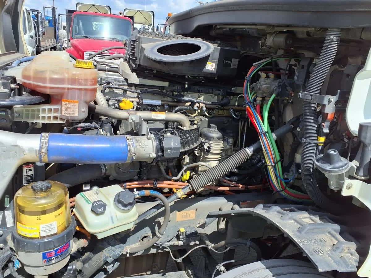 2020 Freightliner Cascadia in Greenville, SC — photo 8
