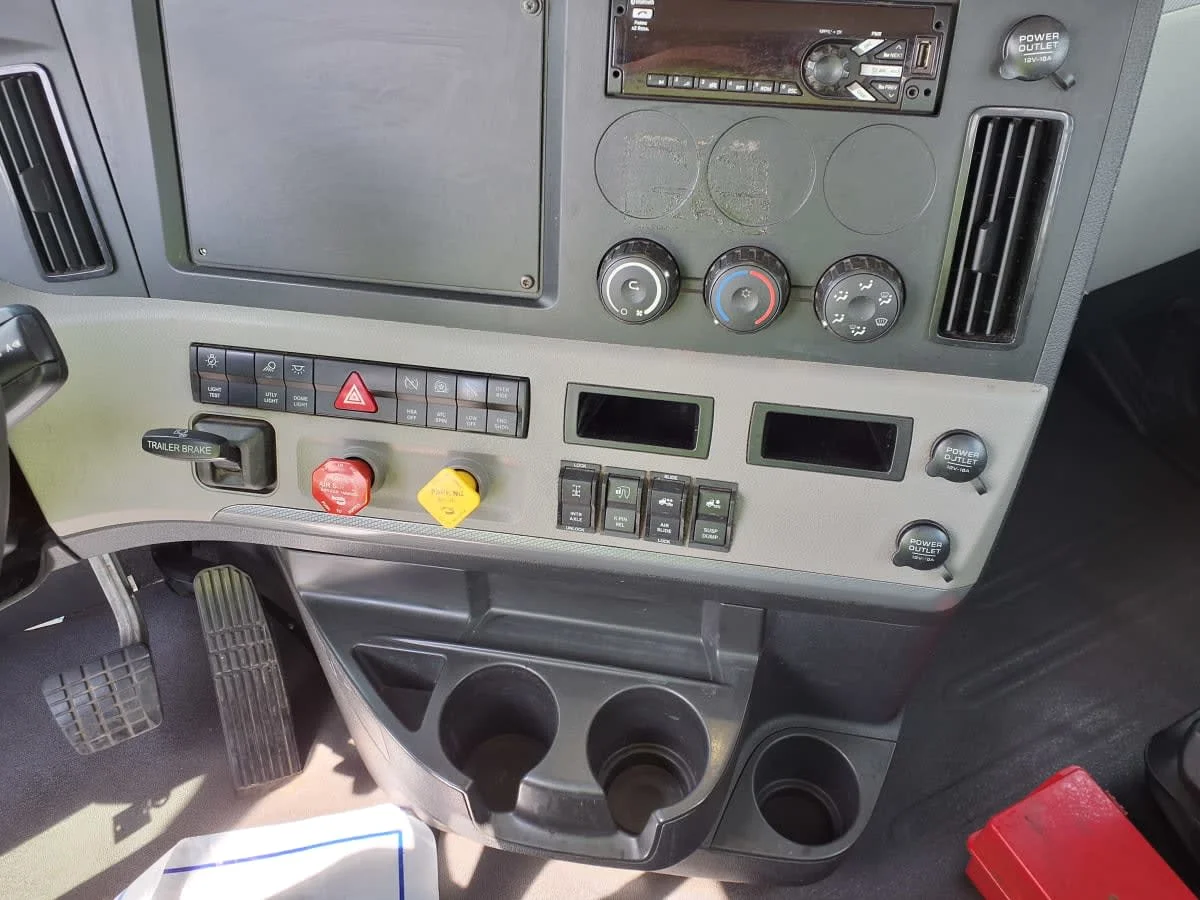 2020 Freightliner Cascadia in Greenville, SC — photo 11