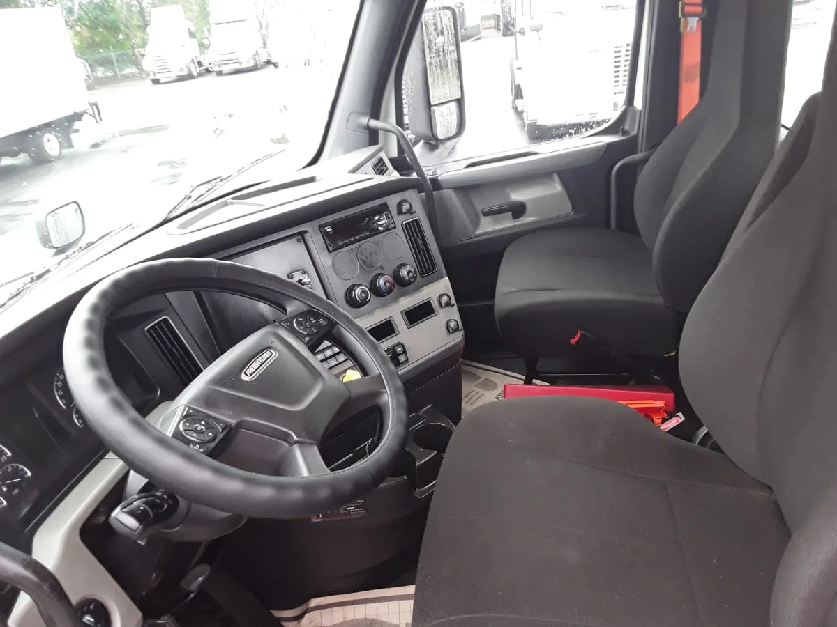 2020 Freightliner Cascadia in Charlotte, NC — photo 7