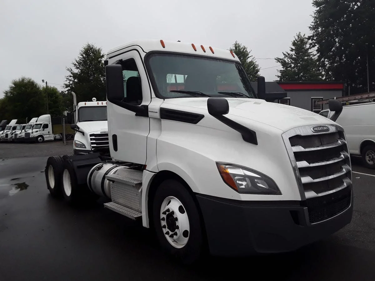 2020 Freightliner Cascadia in Charlotte, NC — photo 3