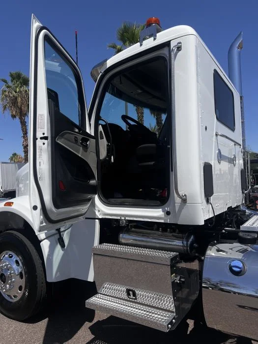 2026 Peterbilt 567 - image 14