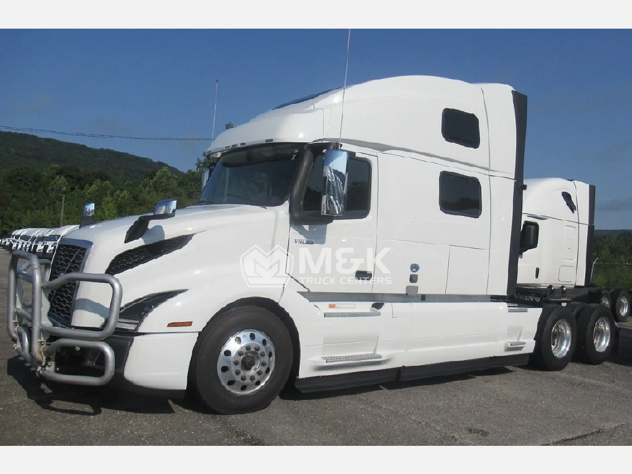 2024 Volvo VNL 860 in West Newton, PA