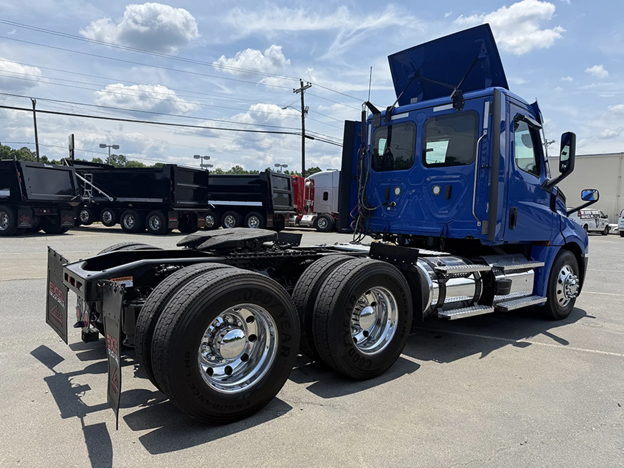 2022 Freightliner Cascadia in Charlotte, NC — photo 4