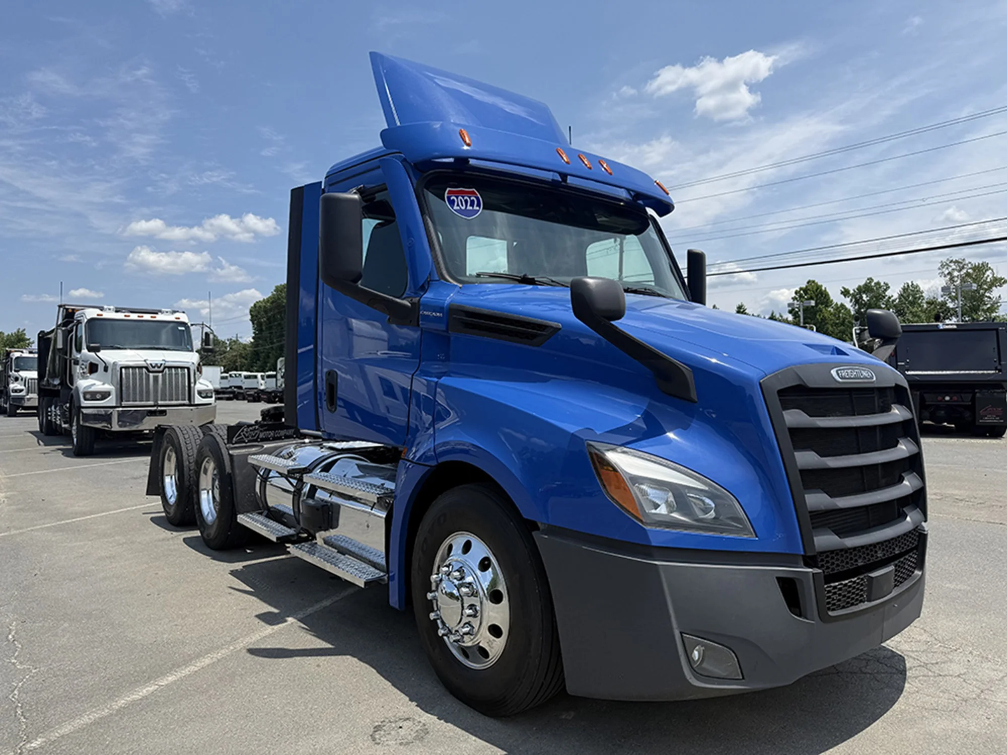 2022 Freightliner Cascadia in Charlotte, NC — photo 2