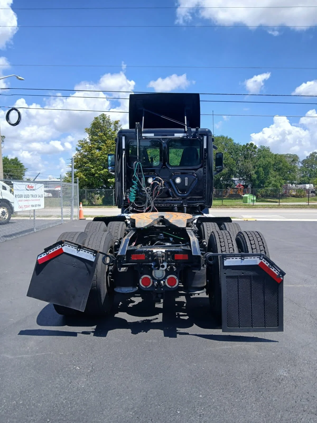 2020 Freightliner Cascadia in Jacksonville, FL — photo 5