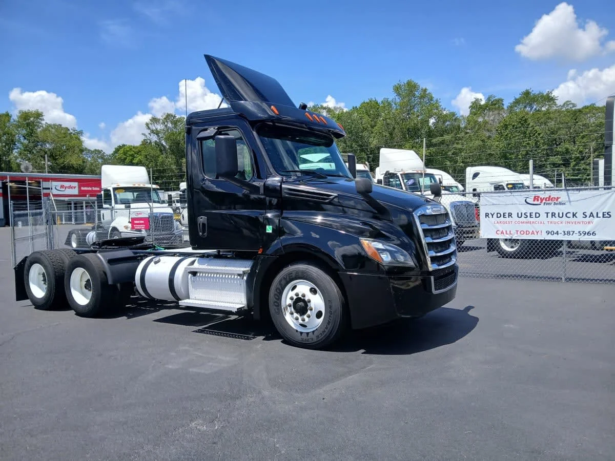 2020 Freightliner Cascadia in Jacksonville, FL