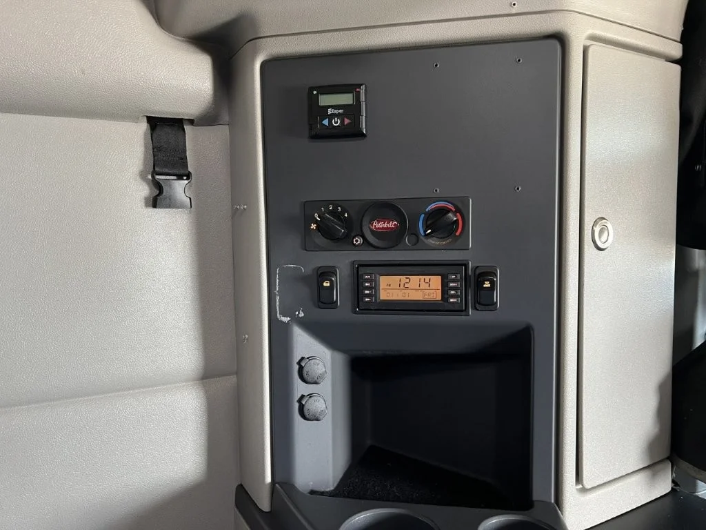 2021 Peterbilt 579 - image 14