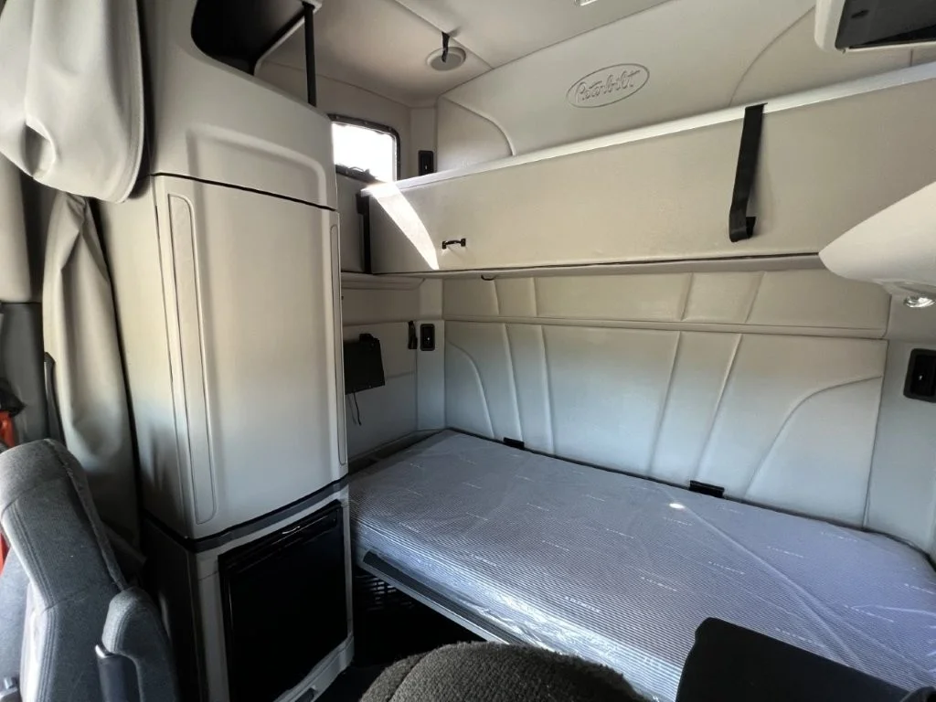 2021 Peterbilt 579 - image 13