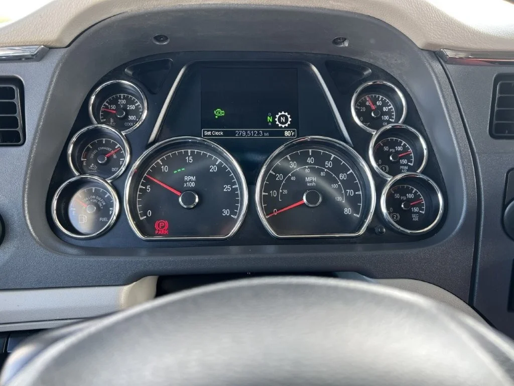 2021 Peterbilt 579 - image 11