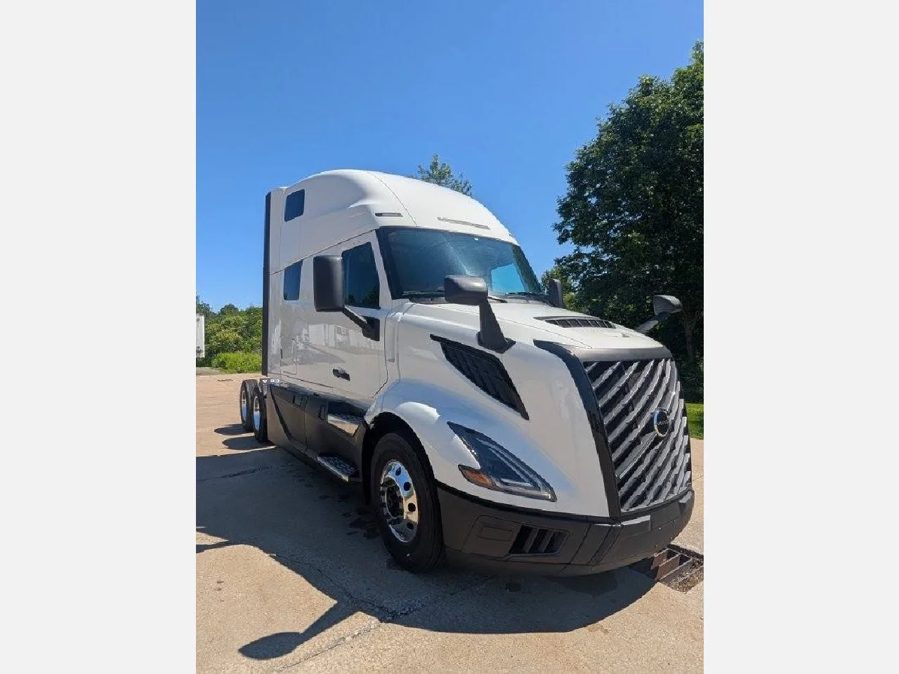 2026 Volvo VNL 860 in Erie, PA — photo 7