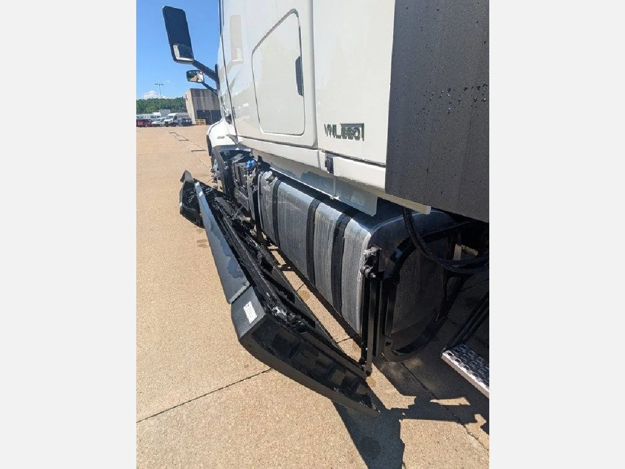 2026 Volvo VNL 860 in Erie, PA — photo 15