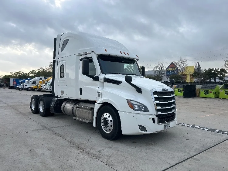 2021 Freightliner Cascadia in Houston, TX