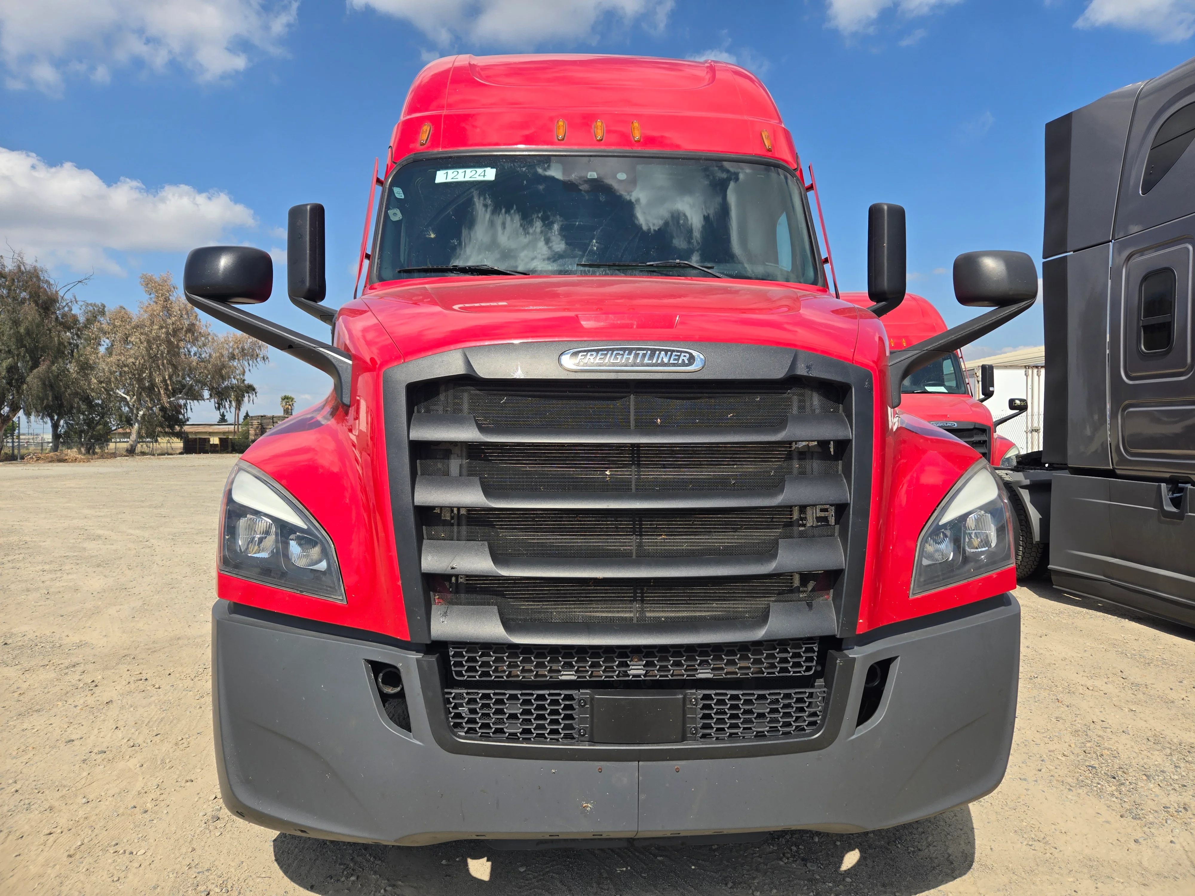 2021 Freightliner Cascadia in Fresno, CA — photo 2
