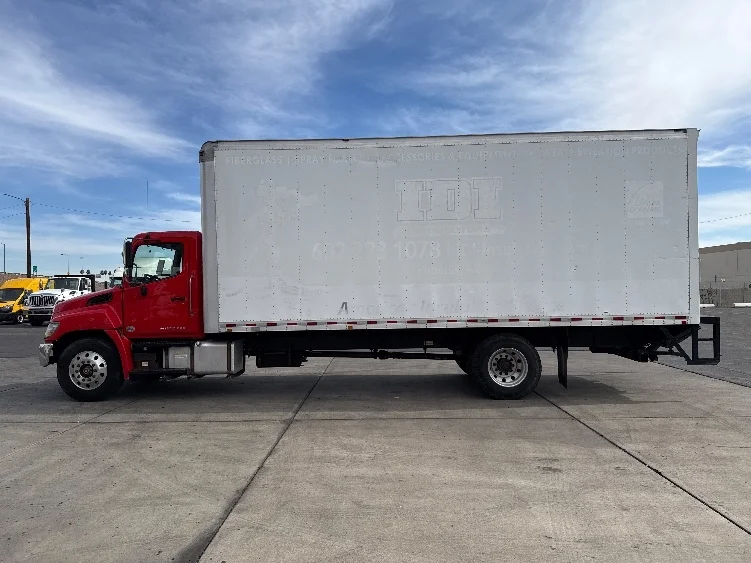 2019 Hino 268 in Phoenix, AZ — photo 4