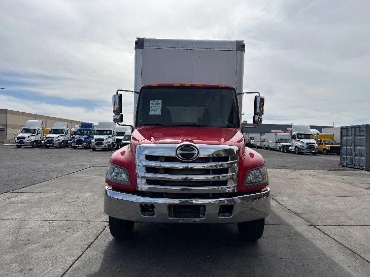 2019 Hino 268 in Phoenix, AZ — photo 2
