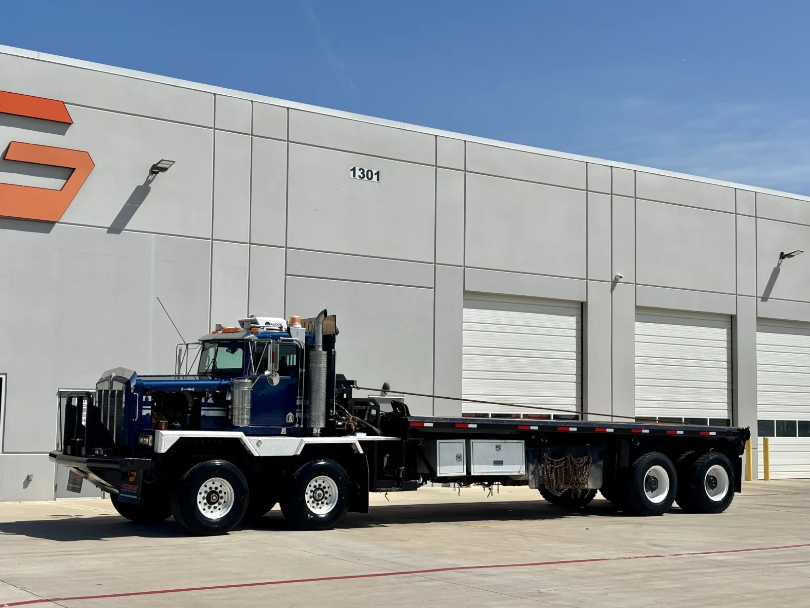 2001 Kenworth in Hutchins, TX — photo 2