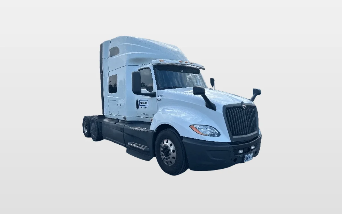 2021 International LT - image 1