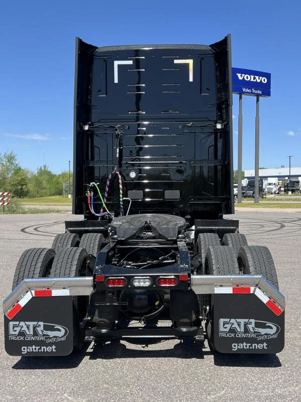 2027 Volvo in Elk River, MN — photo 3