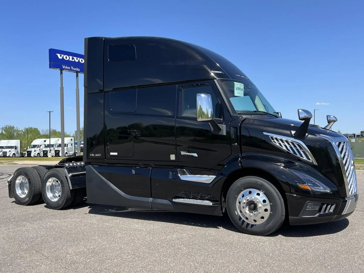 2027 Volvo in Elk River, MN — photo 5