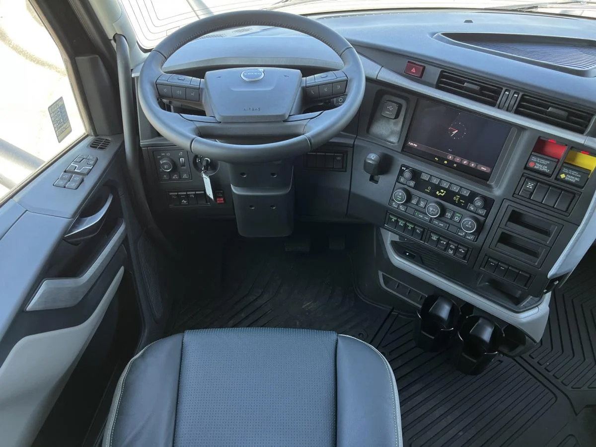 2027 Volvo in Elk River, MN — photo 7