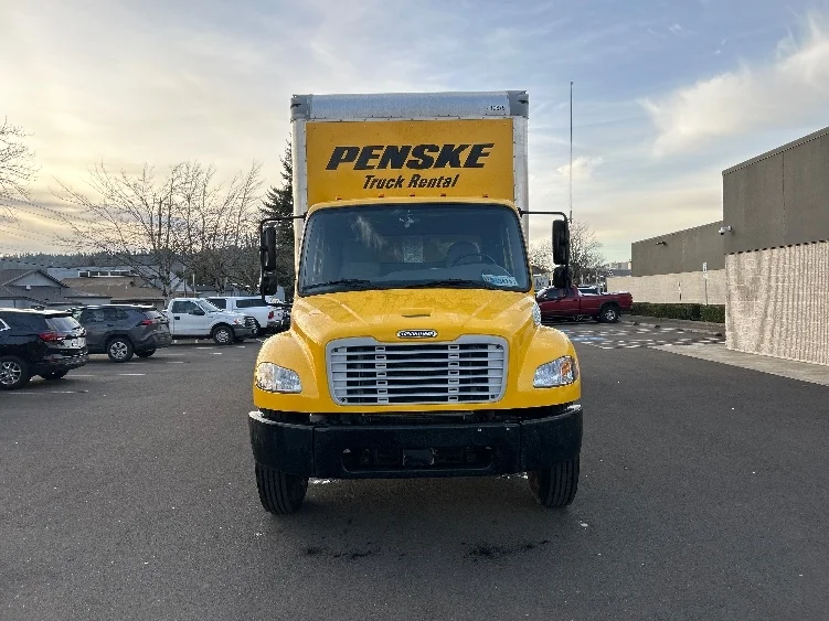 2022 Freightliner M2 106 in Clackamas, OR — photo 2