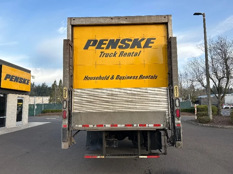 2022 Freightliner M2 106 in Clackamas, OR — photo 7