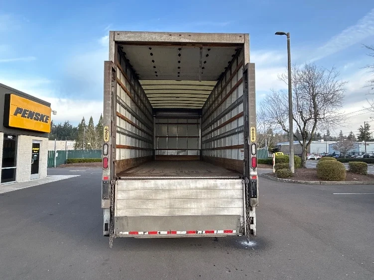 2022 Freightliner M2 106 in Clackamas, OR — photo 8