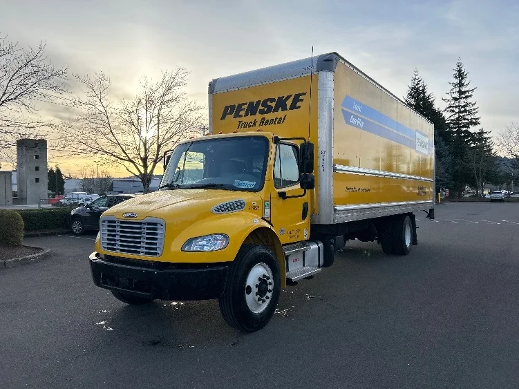 2022 Freightliner M2 106 in Clackamas, OR — photo 3