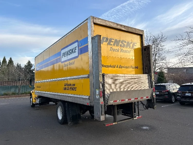 2022 Freightliner M2 106 in Clackamas, OR — photo 6