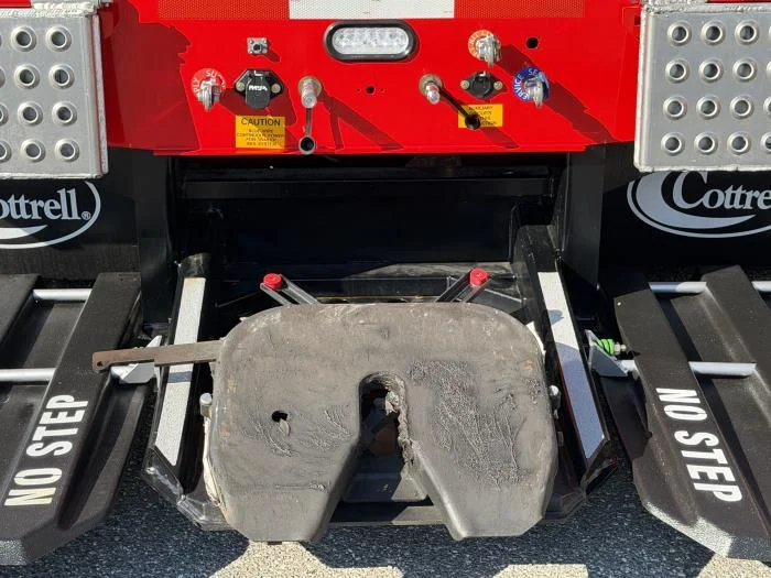 2025 Peterbilt 589 - image 15