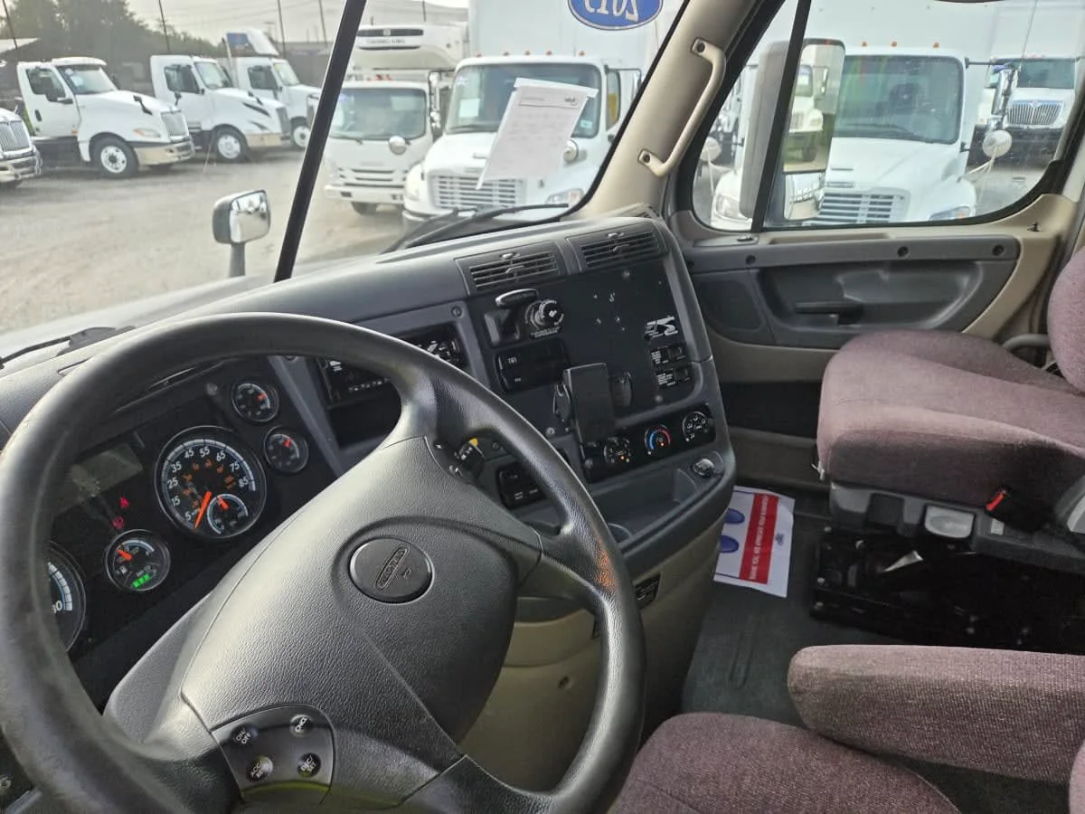 2019 Freightliner Cascadia in St. Rose, LA — photo 7
