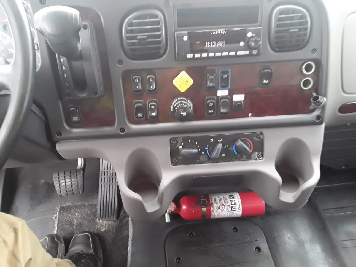 2019 Freightliner M2 106 - image 10