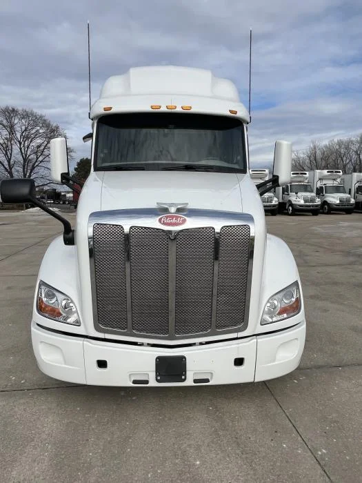 2022 Peterbilt 579 - image 10