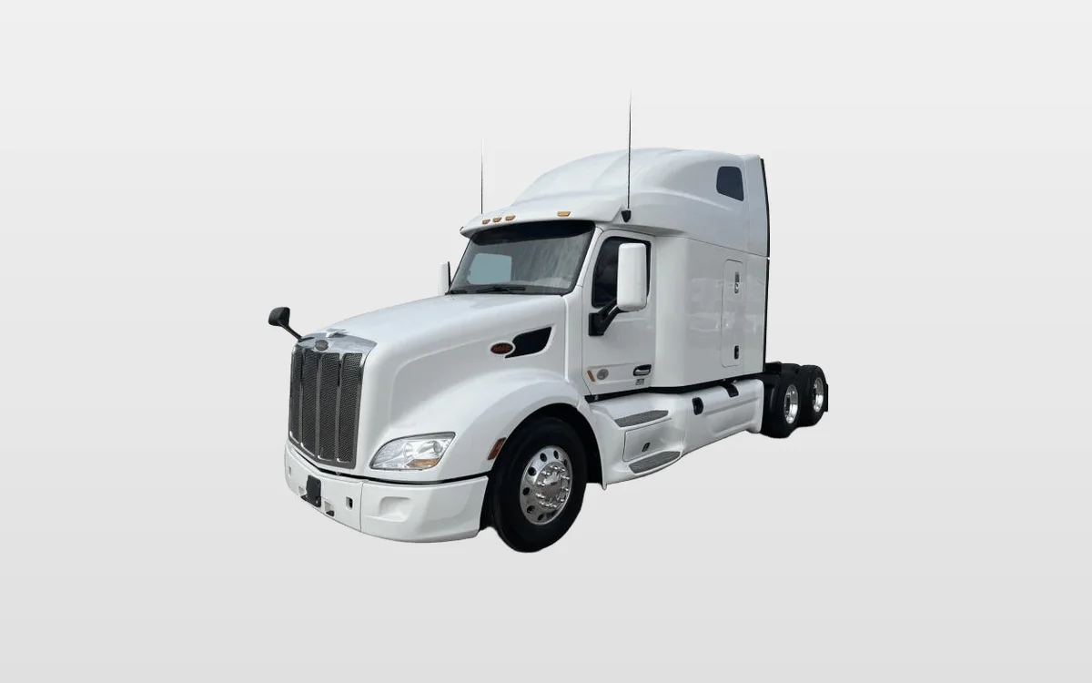 2022 Peterbilt 579 - image 1