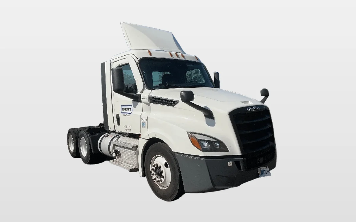 2021 Freightliner Cascadia - image 1